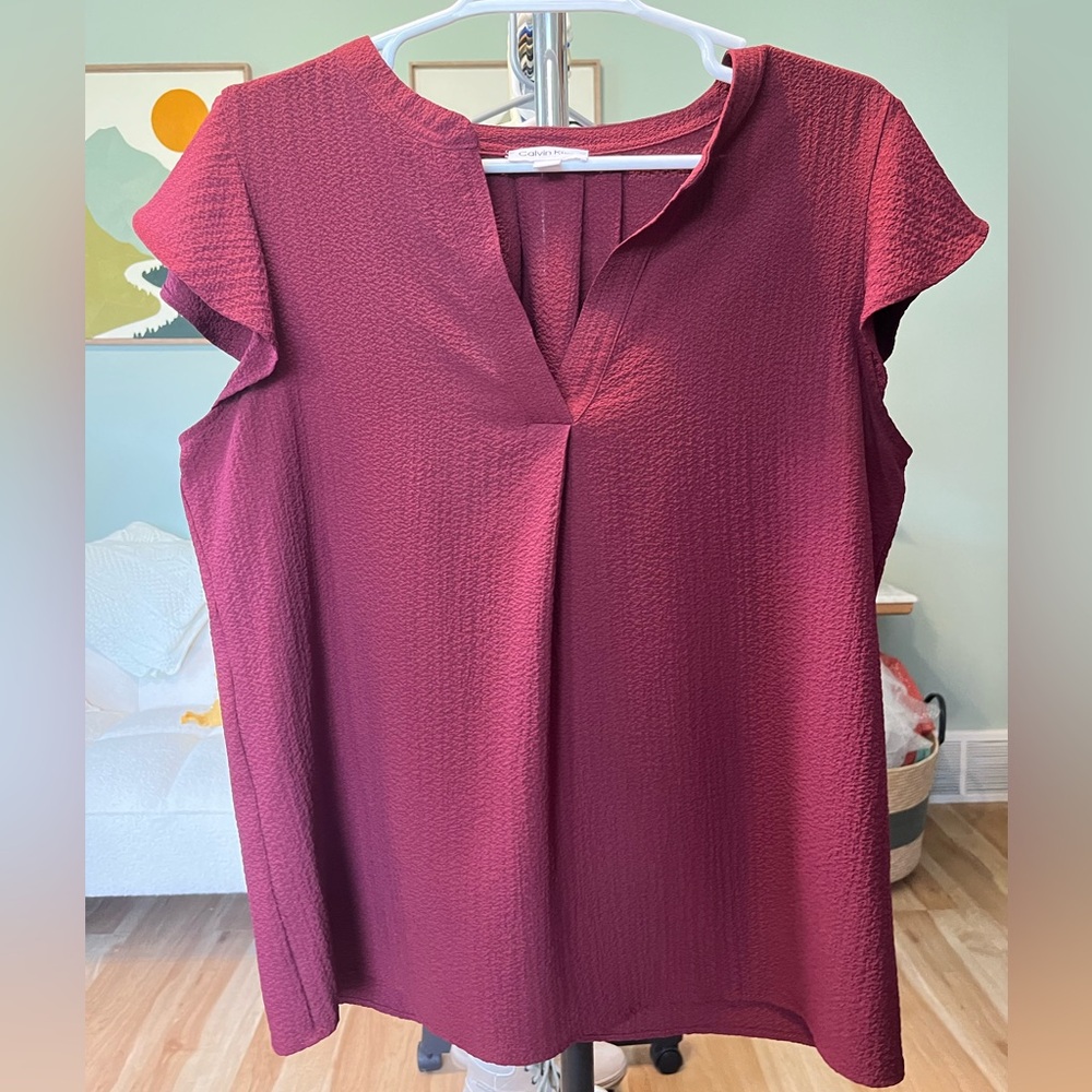 Calvin Klein Women's Burgundy Textured V-Neck Blouse
